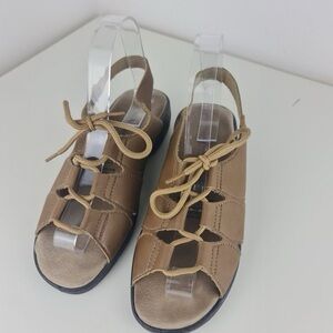 Tender Tootsies Comfort Brown Leather Sandal Lace Up Size 6